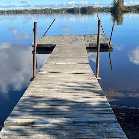 Lakecottage Djuvanäs Buitenkant foto