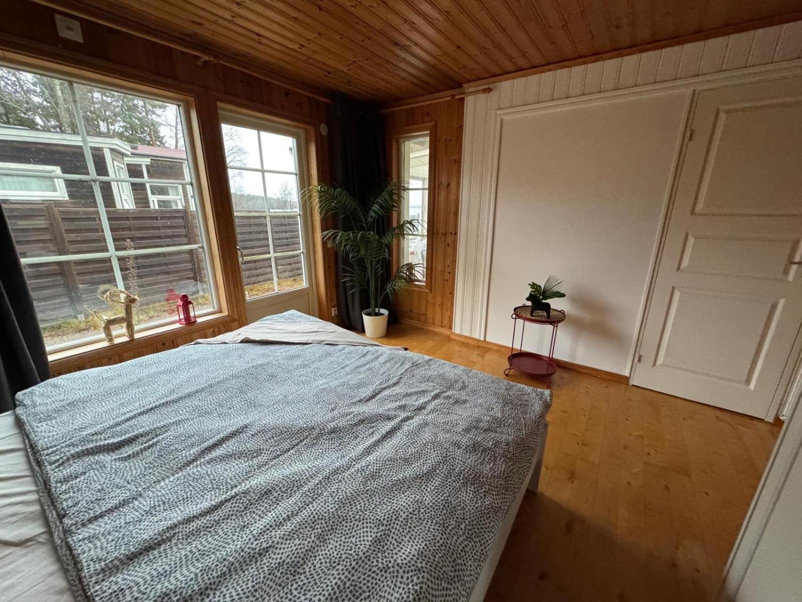 Lakecottage Djuvanäs Buitenkant foto